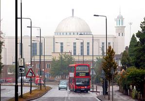 مساجد انجلترا تفتح أبوابها أمام الزوار من جميع الديانات 