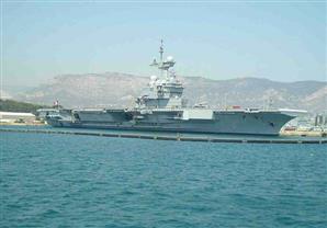 ماكرون يرسل حاملة طائرات إلى الشرق الأوسط