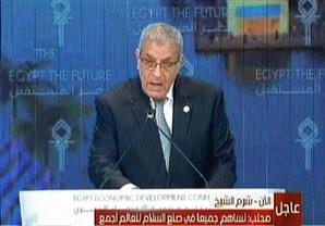 السلال يطالب محلب بتسهيل إجراءات دخول الجزائريين للسياحة في مصر