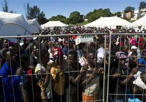 جاكوب زوما رئيس جنوب أفريقيا يتعهد بوقف الهجمات على الأجانب