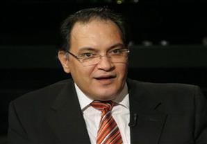 أبوسعدة عن واقعة حرق كتب مدرسة بفصيل: "انتهاك لحرية الإبداع"