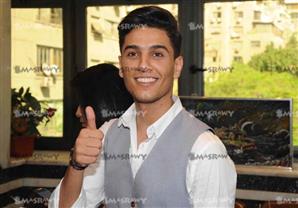 بالصور.. مصراوي يرصد تصوير محمد عساف لكليب داخل محل "كشري"