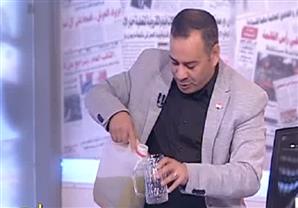 بالفيديو.. القرموطي يشرب عصير القصب على الهواء 