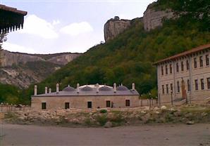 مسلمو القرم يستعيدون أقدم مدرسة دينية