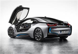 محرك BMW i8 الهجين يفوز بجائزة أفضل محرك لعام 2015