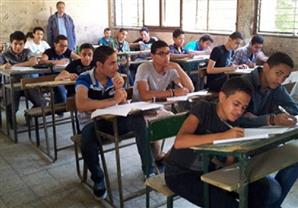  اليوم.. طلاب الثانوية العامة يؤدون امتحان مادتي الاقتصاد والإحصاء