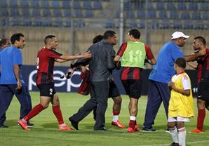 لاعب بالداخلية يبتلع لسانه أثناء مباراة الأسيوطي.. وحالته حرجة