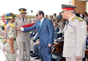 14 صورة ترصد مشاركة السيسي في احتفال تخريج دفعة جديدة من ضباط الصف المعلمين