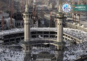 ما الحكم فيمن يتخلف هربًا بعد عمرة رمضان حتى يؤدي فريضة الحج؟