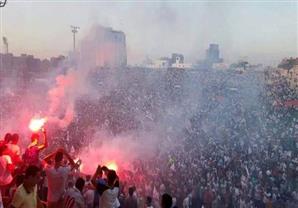 الشماريخ والألعاب النارية تُشعل احتفال الزمالك بدرع الدوري