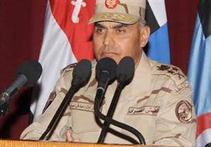 وزير الدفاع يلتقي بقادة وضباط وصف وجنود الجيش الثالث الميداني