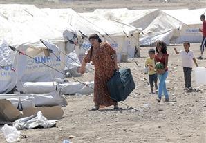 الجارديان للدول الاوروبية : اللاجئين "بني آدمين"