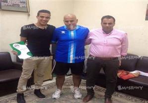  بالصور.. ثنائي الأهلي يوقعان للشرطة رسميًا بدون مقابل