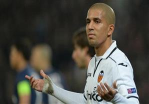 النجم الجزائري فيجولي ينفي اهتمام برشلونة بضمه