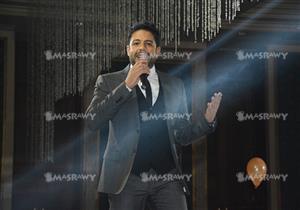  بالصور.. حماقي ودينا ونيكول يتألقون بحفل رأس السنة بحضور درة وأحمد زاهر