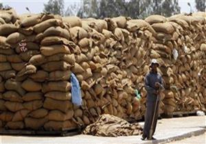 التموين تحذر من التقاعس عن نقل القمح من الأماكن المكشوفة قبل موسم الأمطار
