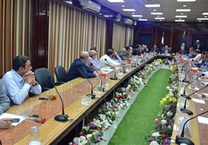 محافظ الدقهلية للتجار: عاوز السلع بأسعار مخفضة قى القرى قبل المدن