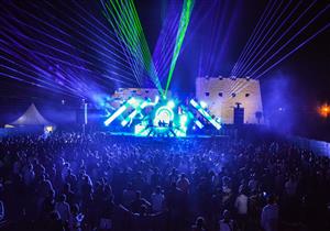 الأقصر تحتفل بإقامة أول عرض ياباني للصوت والضوء بمعابد الكرنك 