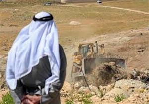 مستوطنون إسرائيليون يجرفون مساحات واسعة بالضفة الغربية