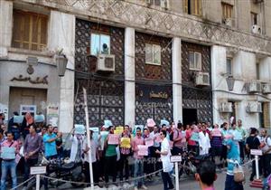 للمرة الرابعة.. أطباء التكليف يتظاهرون أمام الصحة اعتراضا على تغيير تنسيق النيابات