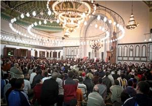 خطيب مسجد الحصري للمصلين: تقشفوا