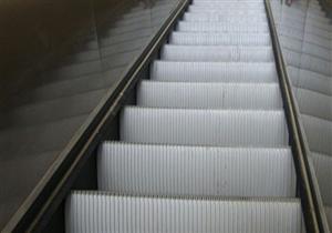 طفل يفقد أصابع قدمه في حادث بمول تجاري في المنصورة 