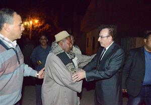 محافظ بني سويف يقدم واجب العزاء في شهيد الجيش بالعريش