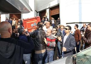 بالصور- نجوم الفن في جنازة السيناريست محمود أبو زيد