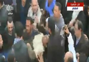 صراخ وإغماء لحظة دفن ضحايا انفجار الكاتدرائية 