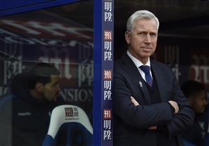 كريستال بالاس يقيل مدربه باردو لسوء النتائج 