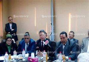 في أول زيارة لاتحاد العمال.. وزير القوى العاملة يستعرض ''مسودة قانون العمل'' (صور)