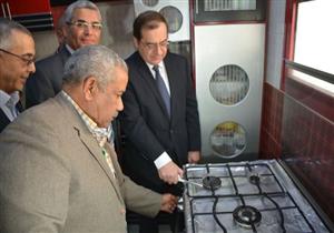  البترول تطلق أول شعلة غاز طبيعي لأول وحدة سكنية ومخبز بالأقصر