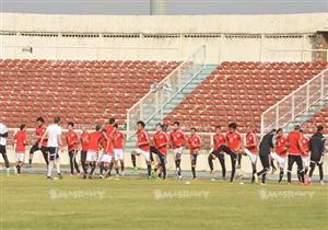 الجماهير النيجيرية تحضر مران منتخب مصر وتهتف لـ "صلاح والنني"