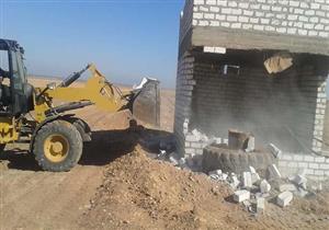 قلب من حجر.. كاد يودي بحياة نجله لمنع الأمن من تنفيذ قرار إزالة