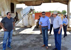 محافظ الأقصر ووفد صندوق تحيا مصر في مصنع السماد العضوي لبحث إمكانية إعادة تشغيله