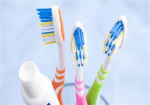ما التوقيت المناسب لتغيير فرشاة الأسنان؟