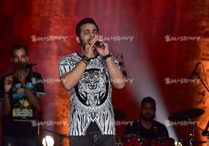 بالصور.. محمد رشاد يشعل مهرجان القلعة للموسيقي والغناء