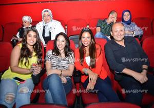 بالصور.. نجوم الفن في العرض الخاص لـ"البس عشان خارجين".. والرداد بملابس غريبة