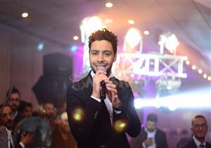 بالصور- أحمد جمال يستقبل 2017 مع جمهوره في القاهرة