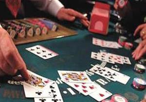 الآداب تداهم مقهى يدار لأعمال القمار بالإسكندرية وتضبط 6 أشخاص