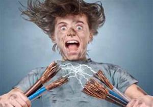 اختلف مع زوجته.. فربطها في كرسي وصعقها بالكهرباء حتى الموت