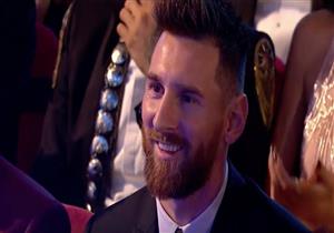 بالفيديو.. رد فعل ميسي بعد فوز رونالدو بجائزة الأفضل في عام 2017