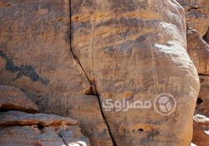 بالصور.. اكتشاف نقوش حجرية بأسوان تعود لأكثر من 15 ألف عام