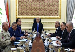 رئيس الوزراء يتابع موقف الخدمات العامة بجزيرة الوراق