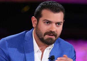 عمرو يوسف ينشر صورة مع أبطال فيلم " واحد صحيح"