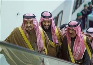 بعد الإفراج عنه.. الأمير متعب بجوار محمد بن سلمان في سباق للخيل