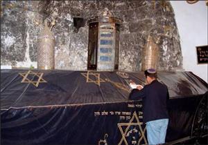 مستوطنون يهود يقتحمون "مقام يوسف" شرق نابلس