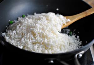5 أخطاء شائعة عند طهي الأرز تسبب الإصابة بمخاطر صحية (صور)