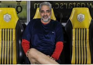 مدرب حراس المنتخب يُصدر ديوان شعر وأخر تحت الطبع