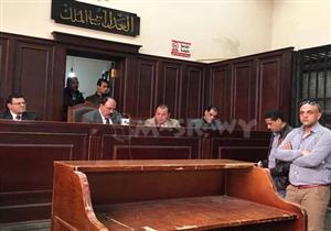 السجن 10 سنوات لمتهمين صورا مواطنا بـ "قميص نوم" على طريقة "الأسطورة"